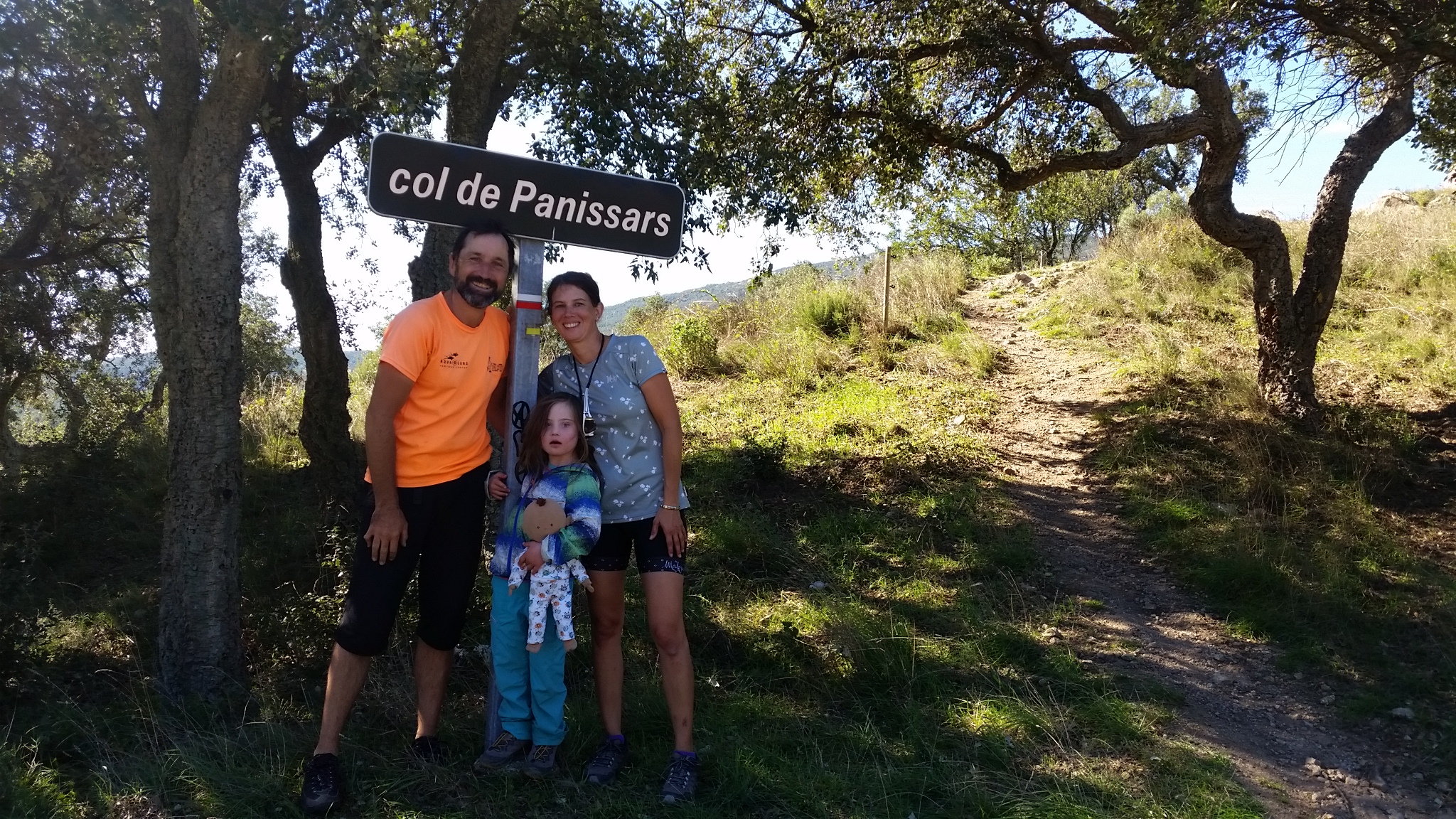 Am Pass an der Grenze